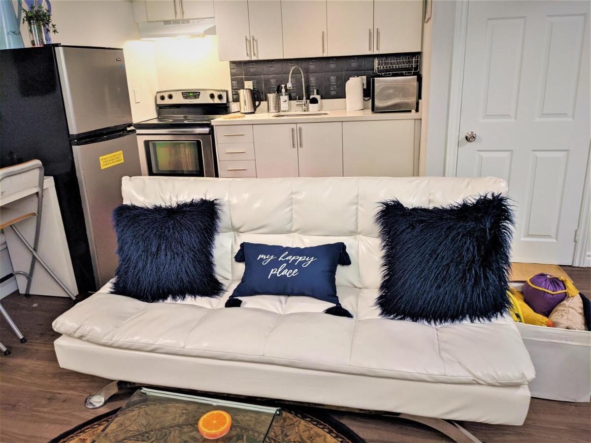 토론토 Bright Parkdale Court - Little Portugal W/ Free Parking 아파트 외부 사진
